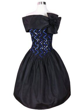 gunne sax prom dress 1987 Who else wore a Gunnie Sax dress to prom?